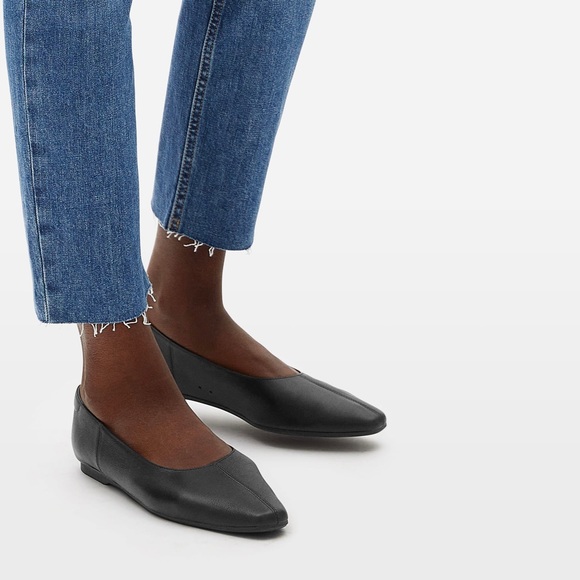 Everlane Shoes - Everlane The Tapered Day Glove Black Leather Flat Slip On Shoes Size 9